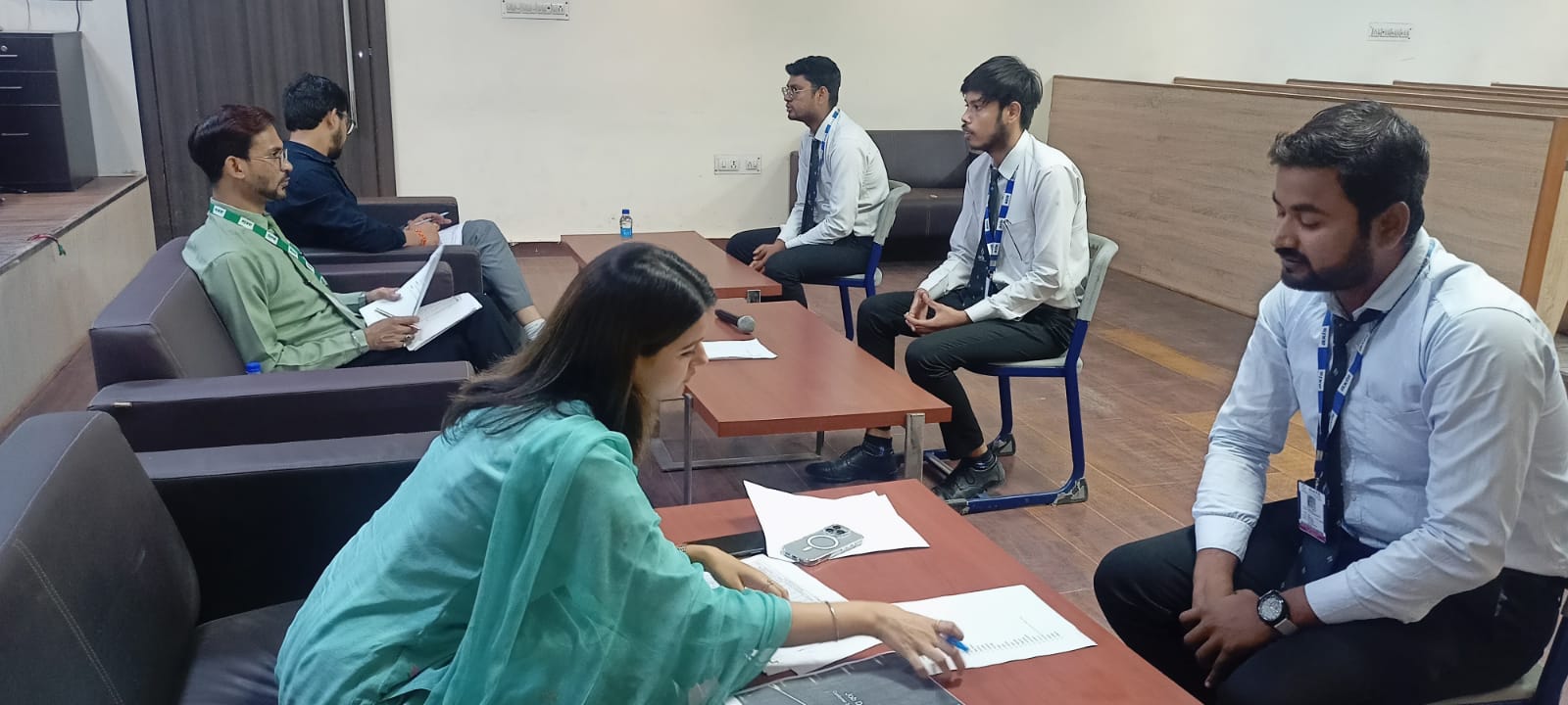 एक्सिस कॉलेज में टेक महिंद्रा की तकनीकी नौकरी प्रोफाइल के लिए छात्रों की 2