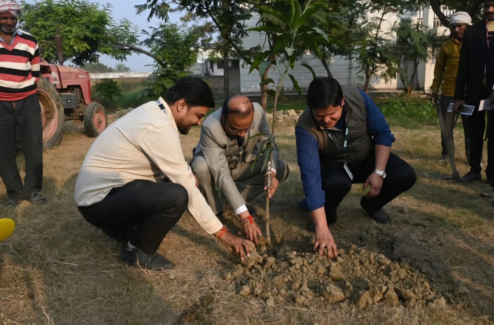 AITM के सिविल एवं मैकेनिकल इंजीनियरिंग विभाग द्वारा वृक्षारोपण अभियान