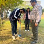 B.Arch छात्रों ने किया Soil Testing