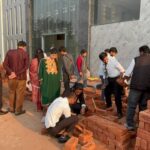 Architecture विभाग के छात्रों का व्यवहारिक ईंट निर्माण अध्ययन सत्र
